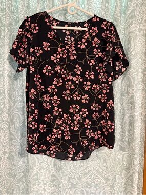 Women's Black Floral Short-Sleeve Blouse - Pink Blossom Print
